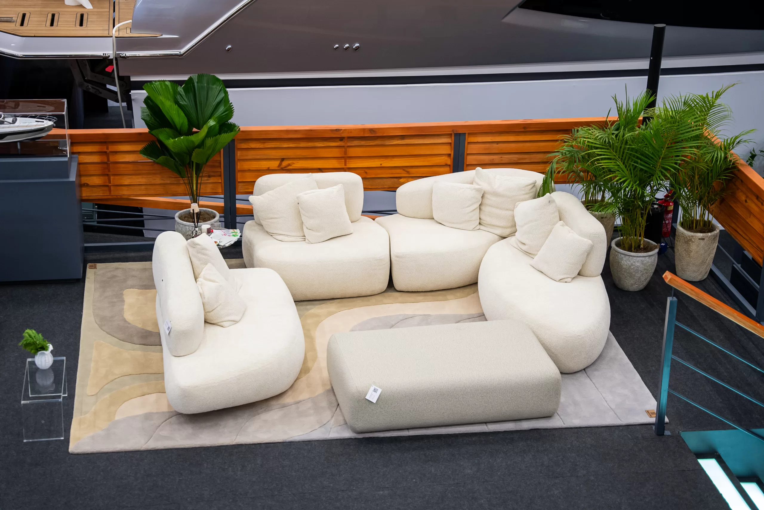 Stand da Ferretti com vasos Organne